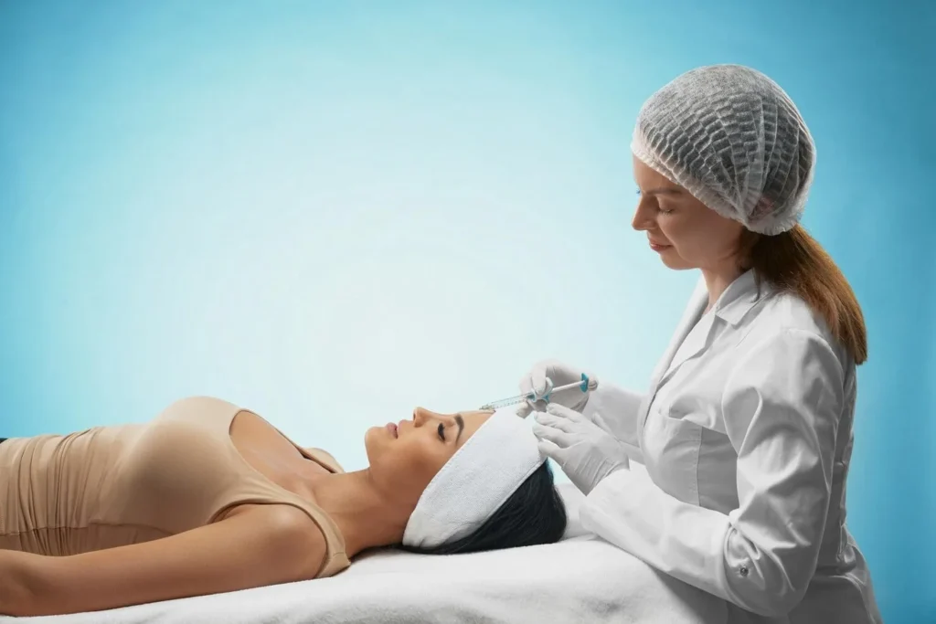 Cosmetic injection in the forehead to smooth fine lines and wrinkles