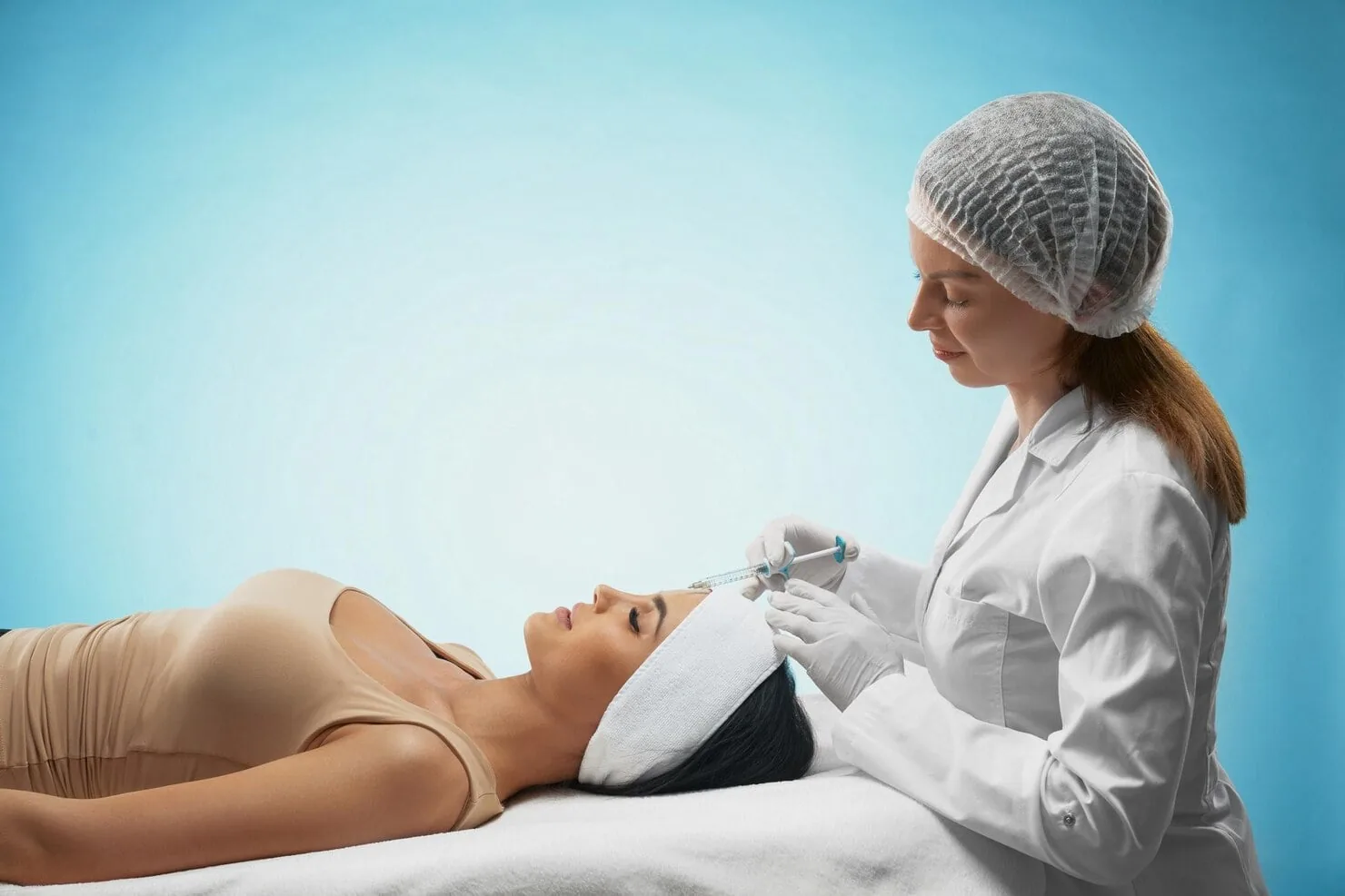 Cosmetic injection in the forehead to smooth fine lines and wrinkles