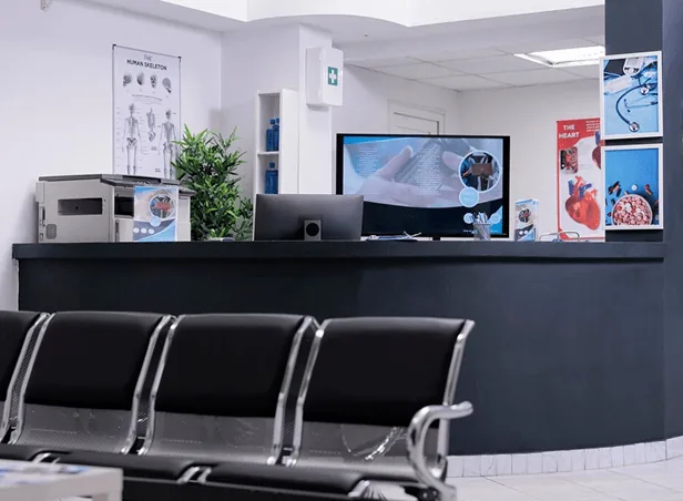 walk-in-clinic-and-urgent-care-center-reception